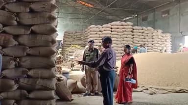 SDM ने मारा छापा, स्टॉक में मिली गड़बड़ी, किसानों से सीधी खरीदी पर होगी कार्रवाई