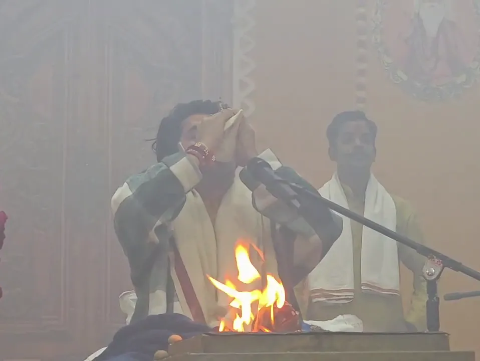 बागेश्वर धाम में द्वितीय कष्ट निवारण हनुमान चालीसा हवन का भव्य आयोजन