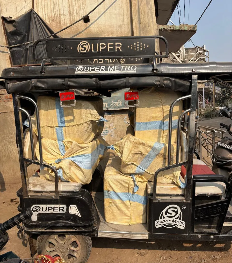 फूड विभाग ने दुकान सील की; वैवाहिक कार्यक्रमों में सप्लाई होने वाला था