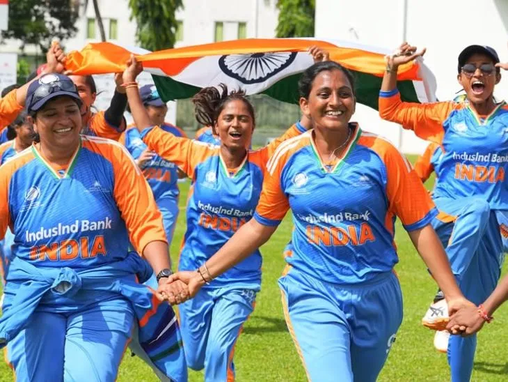 कोलंबो को पी सारा ओवल स्टेडियम मेंं खेले गए फाइनल में पहले बैटिंग करते हुए नेपाल की टीम ने 5 विकेट पर 114 रन बनाए थे। इसके जवाब में टीम इंडिया ने 12 ओवर में ही टारगेट चेज कर लिया।