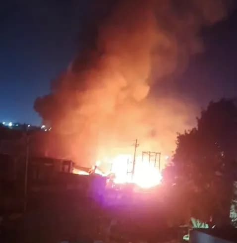 आरा मशीन और डेकोरेशन शोरुम जला; दो महीने के अंदर दूसरी घटना