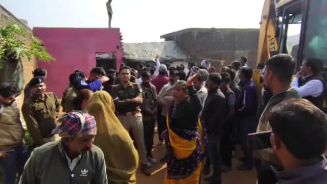 19 मकान ढहे, 15 करोड़ की भूमि अब अतिक्रमण मुक्त