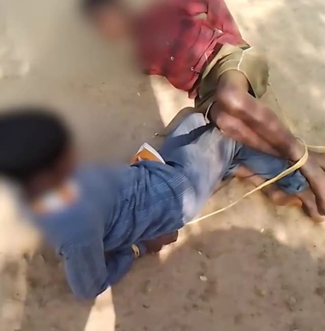 मटर चोरी के शक में हाथ-पैर बांधकर मारपीट, वीडियो वायरल