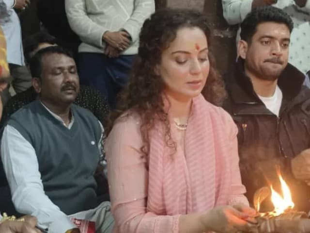 ओंकारेश्वर ज्योतिर्लिंग के दर्शन किए, हेलीकॉप्टर से मां नर्मदा की परिक्रमा भी की