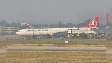 एक इंजन में आग की आशंका; काठमांडू से इस्तांबुल जा रही थी