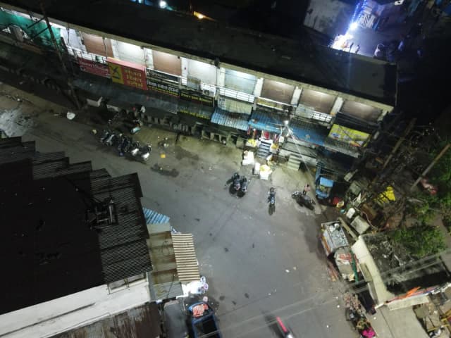 इंदौर पुलिस कर रही पेट्रोलिंग; हाई-रिजॉल्यूशन कैमरों से शहर की मॉनिटरिंग