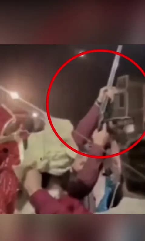 वीडियो वायरल, पुलिस ने कहा- सभी पहलुओं की जांच के बाद करेंगे कार्रवाई