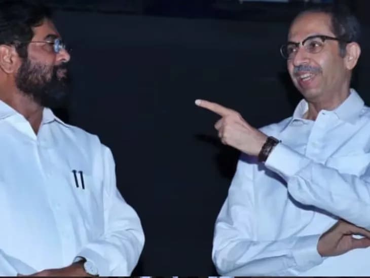 महाराष्ट्र के डिप्टी CM एकनाथ शिंदे (बाएं) 2022 तक अविभाजित शिवसेना के ही पार्ट थे। उन्होंने उद्धव ठाकरे से बगावत कर शिवसेना को दो धड़ों में बांट दिया। फाइल फोटो।
