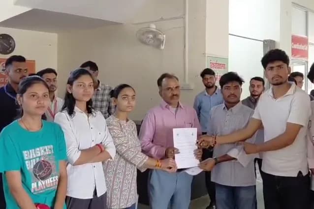 गुना की तात्यातोपे यूनिवर्सिटी में परीक्षा परिणामों में कथित गड़बड़ी से भड़का ABVP, कुलपति को सौंपा ज्ञापन।