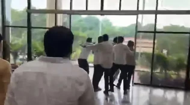ओडिशा में बीएमसी अधिकारी के साथ मारपीट