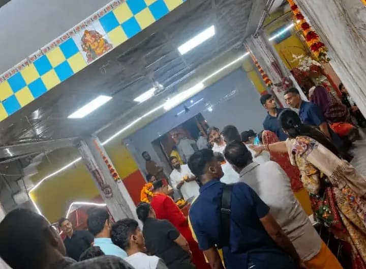 अमित शाह की पत्नी पहुंचीं दतिया पीतांबरा पीठ