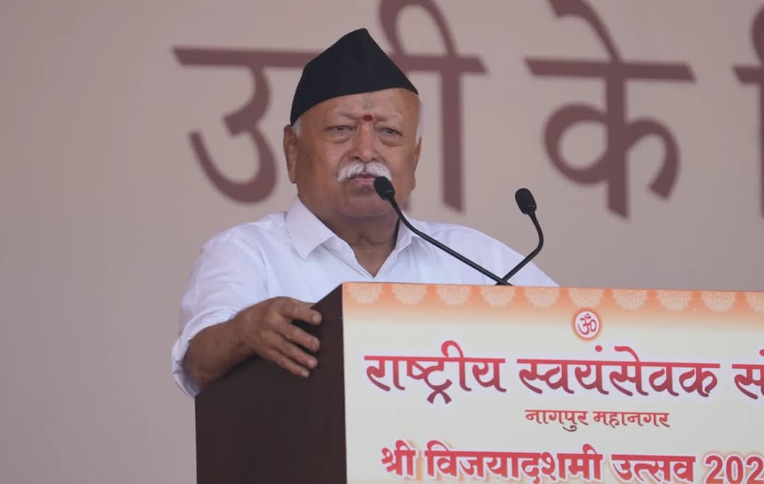 संघ प्रमुख मोहन भागवत ने नागपुर में विजयादशमी उत्सव को संबोधित किया।