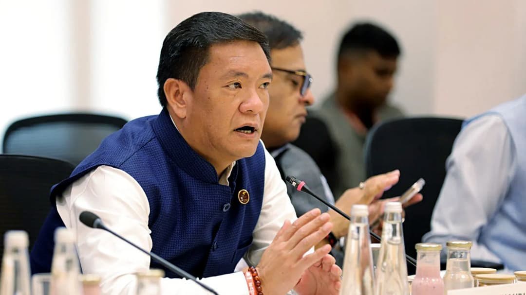अरुणाचल प्रदेश में 11,200 मेगावाट के सियांग अपर मल्टीपरपज प्रोजेक्ट का विरोध अभी भी जारी है।