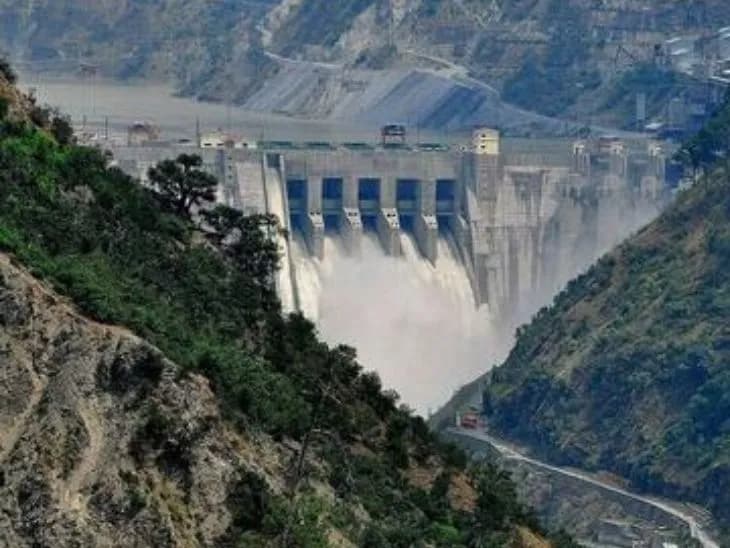 वर्ल्ड बैंक की मध्यस्थता में भारत-पाकिस्तान के बीच नदियों के पानी के बंटवारे को लेकर 19 सितंबर 1960 को कराची में समझौता हुआ था। (फाइल फोटो)