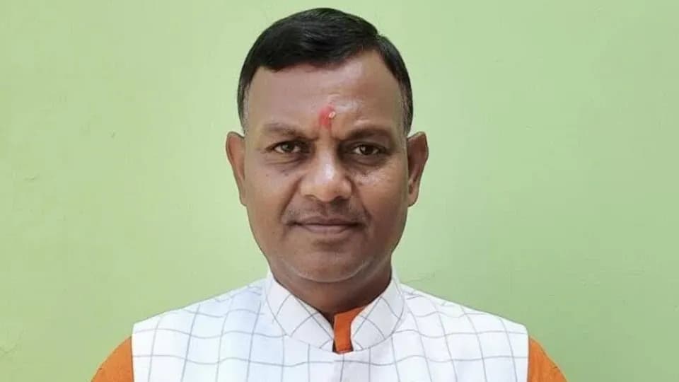 PMO के 10 कॉल नहीं उठाए
