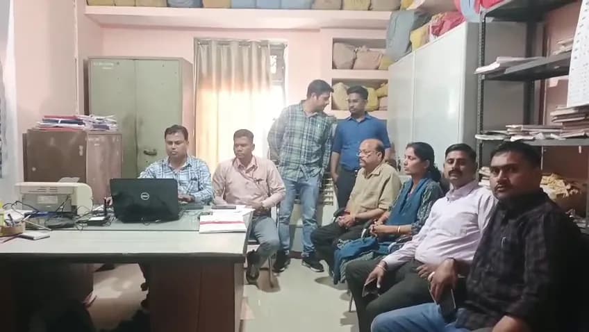 सागर में जल संसाधन विभाग के अकाउंटेंट और बाबू 45 हजार रिश्वत लेते गिरफ्तार