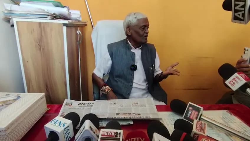 दिग्विजय की सनातन यात्रा पर पन्नालाल शाक्य का तंज
