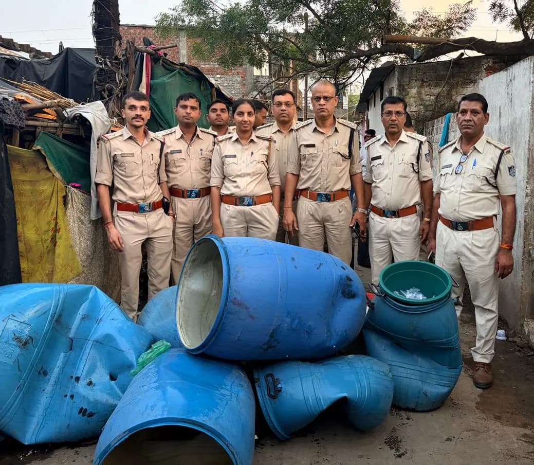 दीपावली से पहले आबकारी विभाग की बड़ी कार्रवाई, अवैध शराब और लहान जब्त।