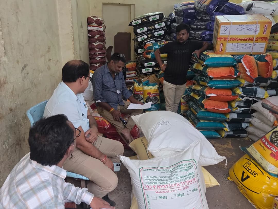 35 खाद्य प्रतिष्ठानों के पनीर-दूध से लेकर मिठाई और तेल तक में मिली गड़बड़ी।