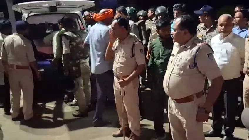 शहडोल में रेत से भरे हाइवा ने बाइक सवार को रौंदा, मौत