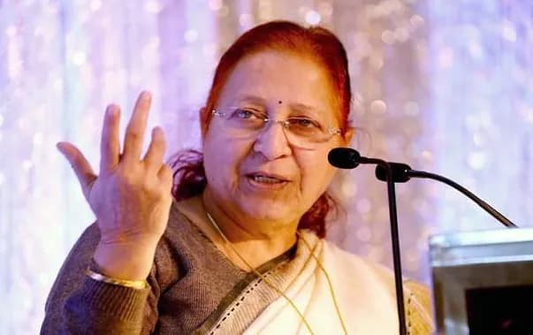 इंदौर एयरपोर्ट पर सुमित्रा महाजन की सुरक्षा में बड़ी चूक