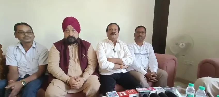 रीवा में सज्जन वर्मा बोले- राजनीतिक दबाव में बांटे गलत टिकट, खामियाजा पार्टी को भुगतना पड़ा