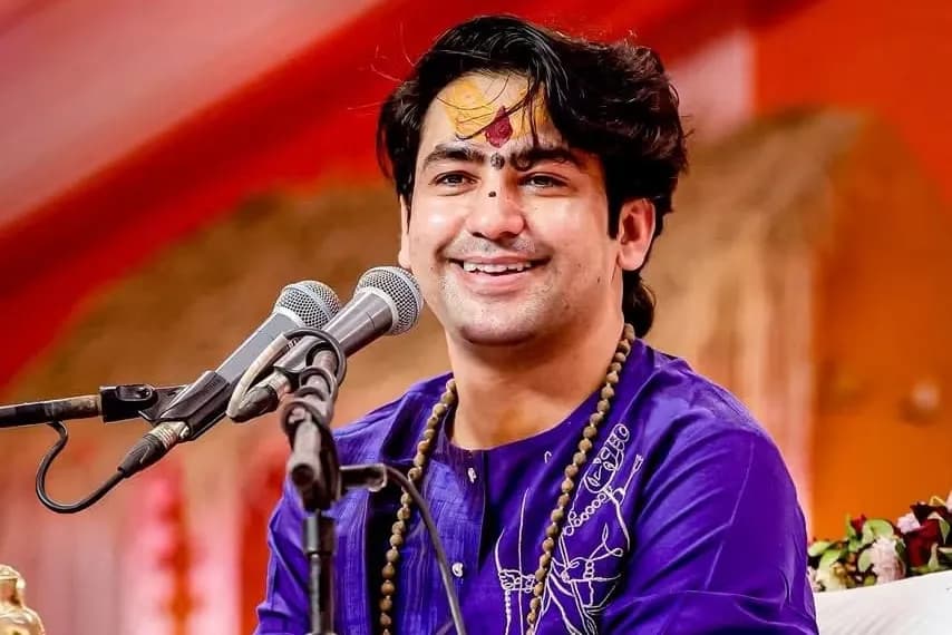 बागेश्वर धाम पीठाधीश्वर बोले- जगत में कोई परमानेंट नहीं होता, फाइल फोटो।