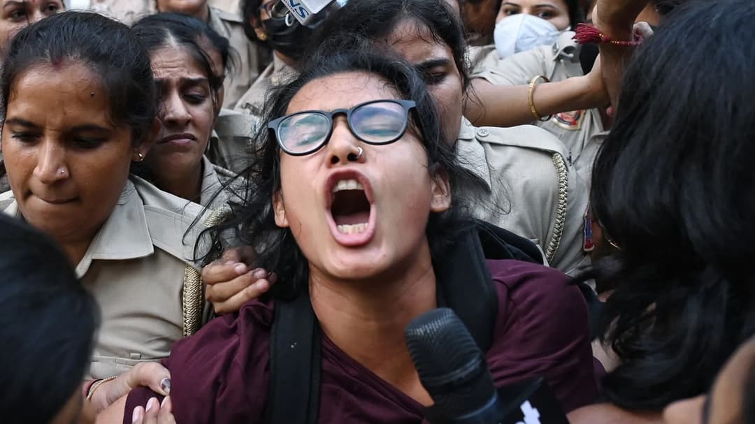 मजिस्ट्रेट के सामने पेश होना होगा, पीस बांड भी भरना होगा; क्या है मामला