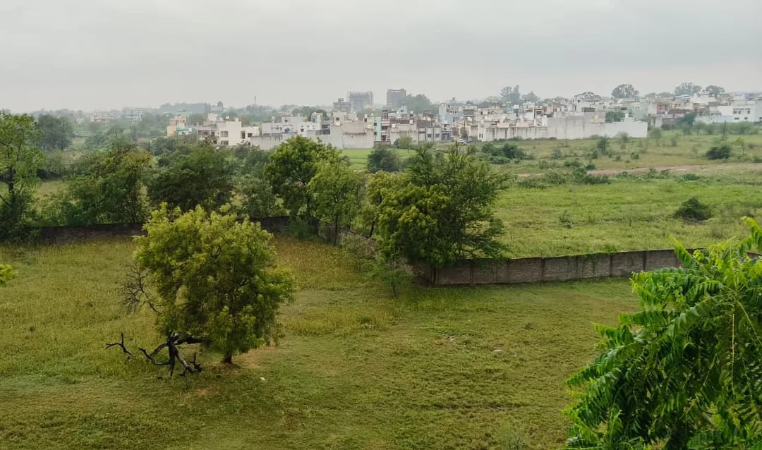 अगले 24 घंटे में बस्तर से सरगुजा तक भारी बारिश का अलर्ट, रायपुर में बारिश का दौर जारी; जनजीवन प्रभावित