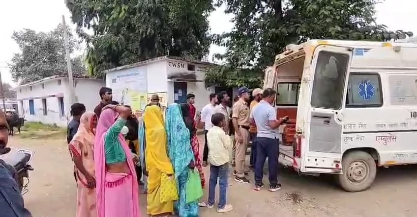 सीधी में नाले के पास मिली नवजात बच्ची।
