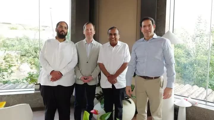 अंबानी ने किया स्वागत, क्रूड ऑयल और ग्रीन एनर्जी पर चर्चा