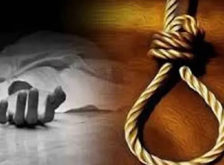 भोपाल में मजदूर दंपति ने लगाई फांसी, दो बच्चे अनाथ फाइल फोटो।
