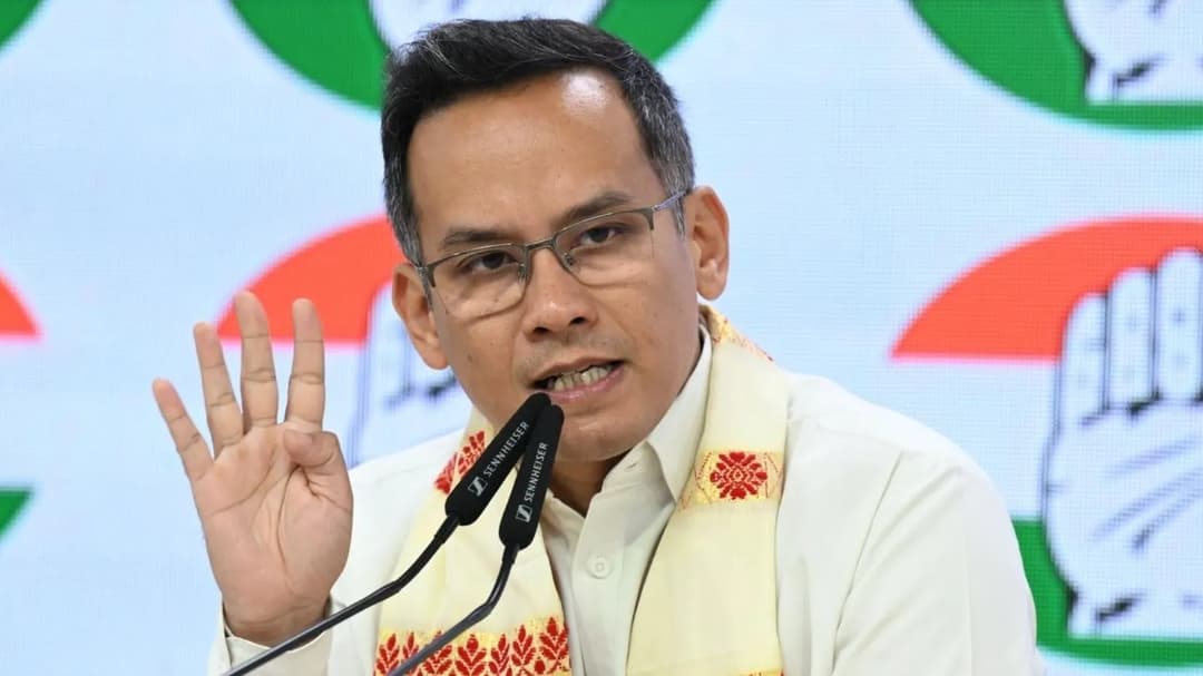 कांग्रेस सांसद गौरव गोगोई ने सरकार के उन दावों को खारिज किया है, जिसमें कहा जा रहा है कि UPI पर चार्ज लगाने को मंजूरी देने वाली कमिटी में कांग्रेस के 5 सांसद भी थे।