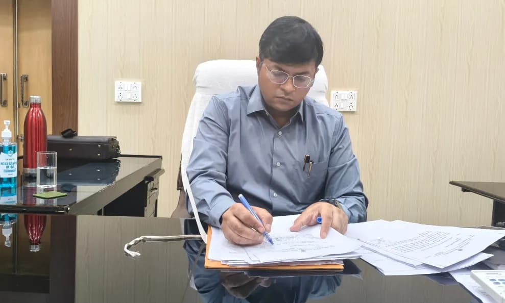 12 बकायादारों की जमीनें कुर्क, नीलामी से होगी राशि की वसूली: कलेक्टर के निर्देश पर कार्रवाई