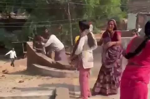 दतिया के मठनपुरा में बाउंड्री बनाने को लेकर विवाद, लाठी-डंडों से मारपीट