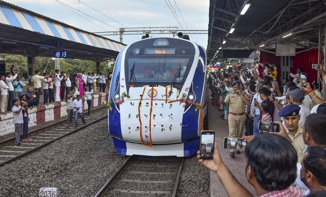 स्पेशल ट्रेन 16 अक्टूबर से चलेगी। ट्रेन अलीगढ़, कानपुर सेंट्रल, प्रयागराज, पंडित दीनदयाल उपाध्याय जंक्शन और बक्सर होकर जाएगी। (फाइल फोटो)