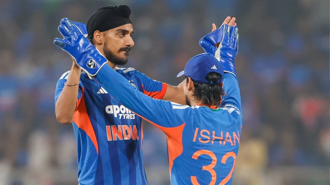 सबसे कम दिन और बॉल में 150 विकेट