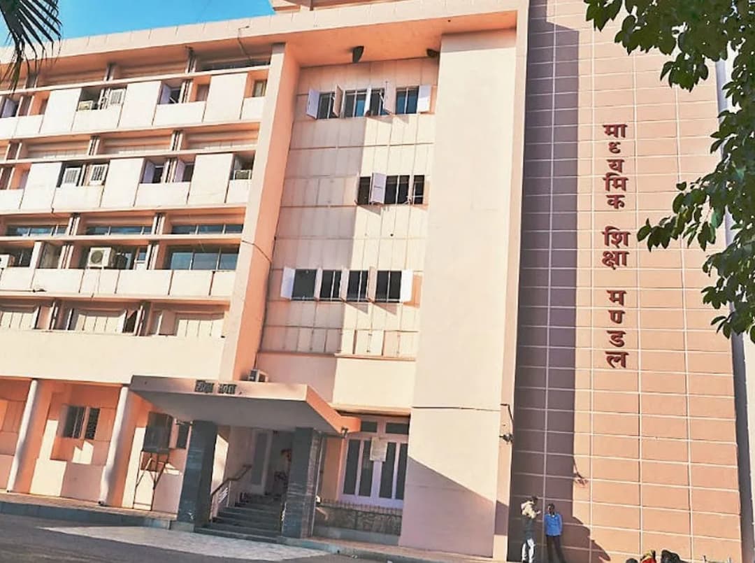 यानी अब 2 मार्क्स वाले सेक्शन मेंं जितने क्वेश्चन पूछे जाएंगे, उन सभी को हल करना होगा।
