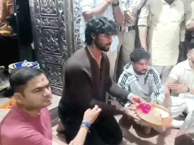 भारत की जीत के बाद बाबा महाकाल की शरण में पहुंचे क्रिकेटर