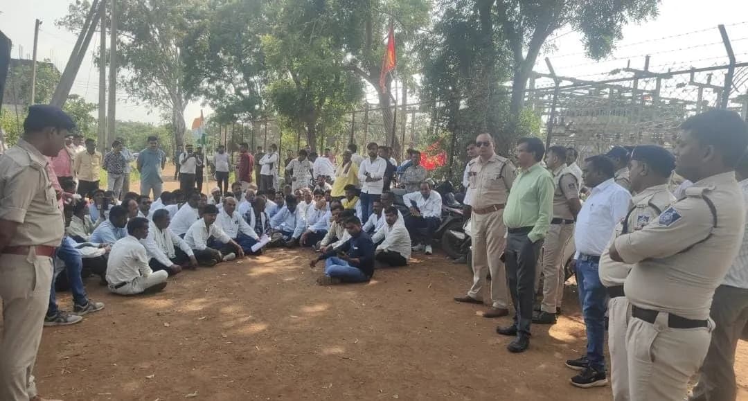छिंदवाड़ा में बिजली कटौती पर कांग्रेस का धरना-प्रदर्शन