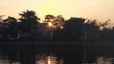 रात में बढ़ रही ठंड और सिहरन, तो दिन में तेज धूप और गर्मी का असर बरकरार; 20 अक्टूबर से बदलेगा मौसम
