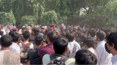 छात्रों की गार्ड से झड़प; 2 कांग्रेस सांसदों पर छात्रों को भड़काने का आरोप