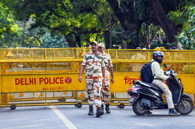 सेंट्रल दिल्ली में 6000 से ज्यादा पुलिसकर्मी तैनात; सौरव दास-आशुतोष रांका की गिरफ्तार के विरोध में मार्च