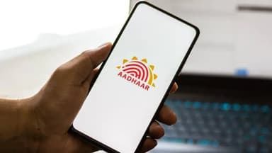 मोबाइल नंबर, पता और बायोमेट्रिक्स बदलने तक, कब लगेगी फीस और कब फ्री में होगा; जानें नियम