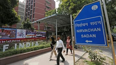 EC का जवाब- यह सीक्रेट शेयर नहीं किया जा सकता; सवाल को RTI के दायरे से बाहर बताया