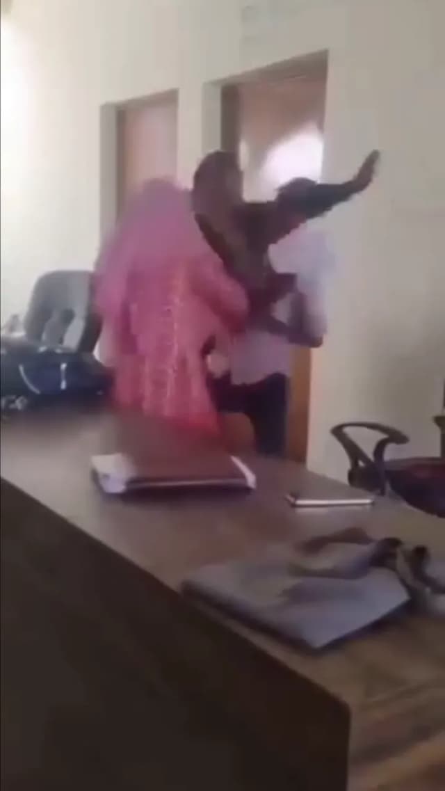 पंचायत जनसुनवाई में हंगामा, दोनों पक्षों में हुई हाथापाई का वीडियो वायरल