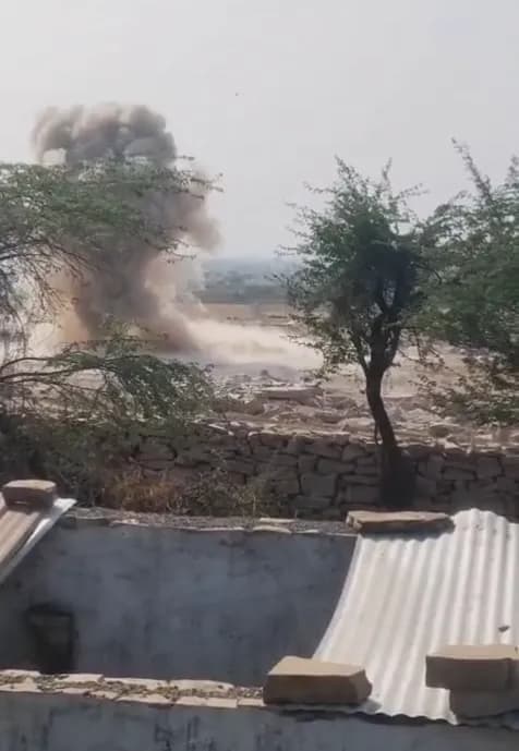 ब्लास्टिंग से मकानों में दरारें, ग्रामीणों ने की कार्रवाई और मुआवजे की मांग
