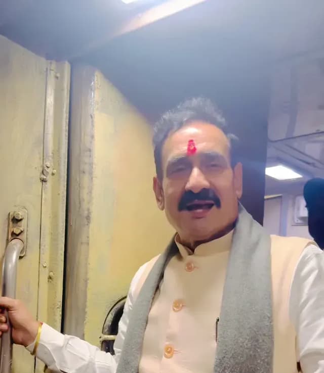 विरोधियों पर बिना नाम लिए साधा निशाना; वायरल हुआ VIDEO