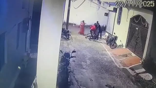 छेड़खानी का विरोध करने पर मारपीट, पूरी वारदात सीसीटीवी में कैद
