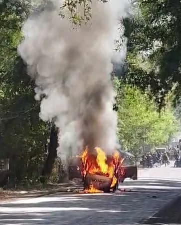 12 यात्रियों ने कूदकर बचाई जान, दमकल विभाग की कार्यप्रणाली पर उठे सवाल